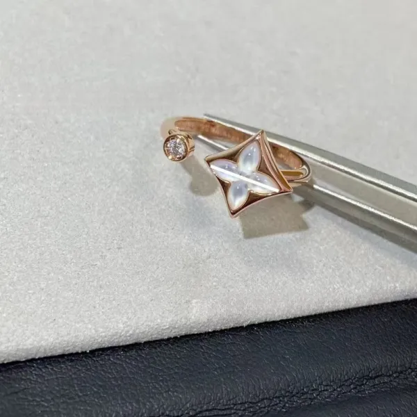 Louis Vuitton Monogram Flower Ring Rose Gold Mother-of-Pearl and Diamond Ring Jewelry - 1