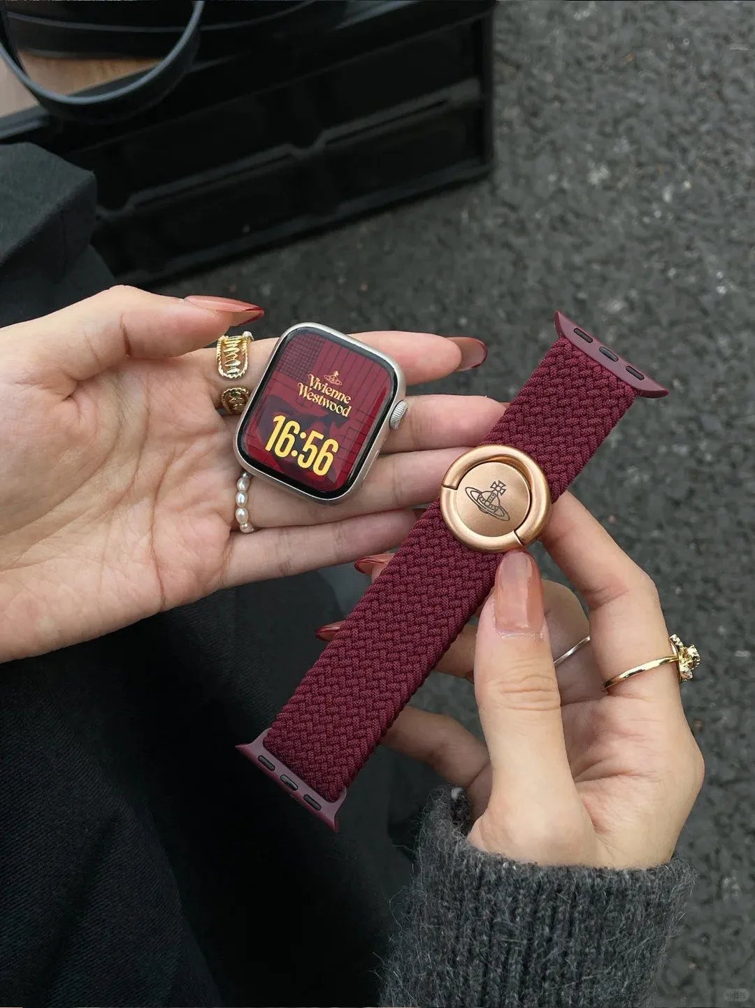 Vivienne Westwood x Apple Watch Band Burgundy Smartwatch