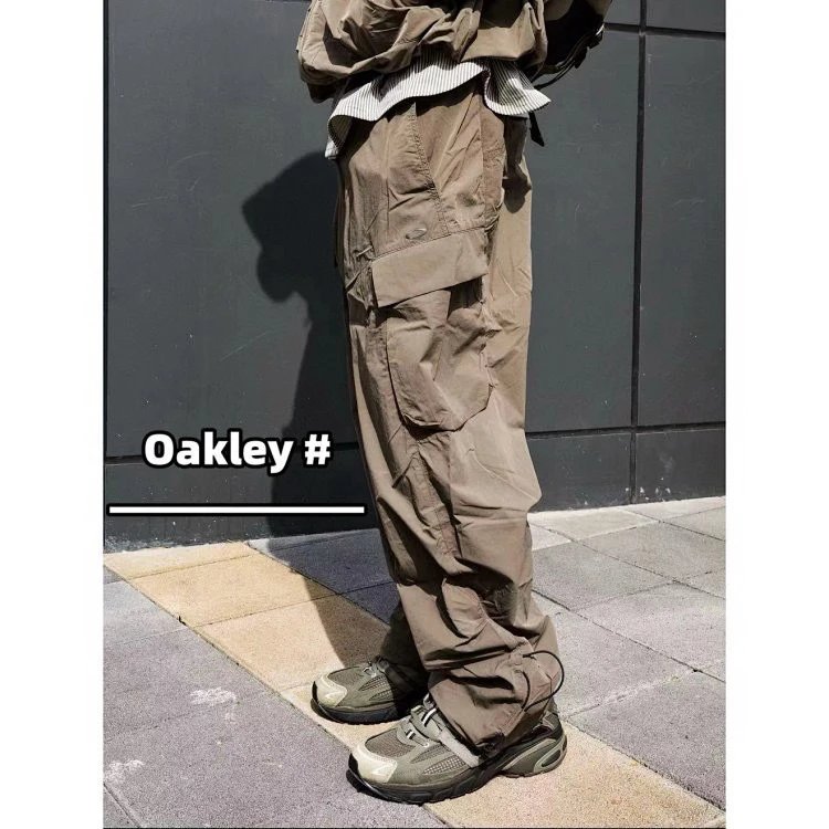 Oakley Cargo Pants Beige Pants