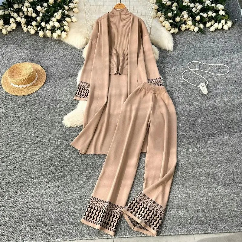 Design Knit Set Beige with Tribal Print Trim Cardigan and Pants - 7