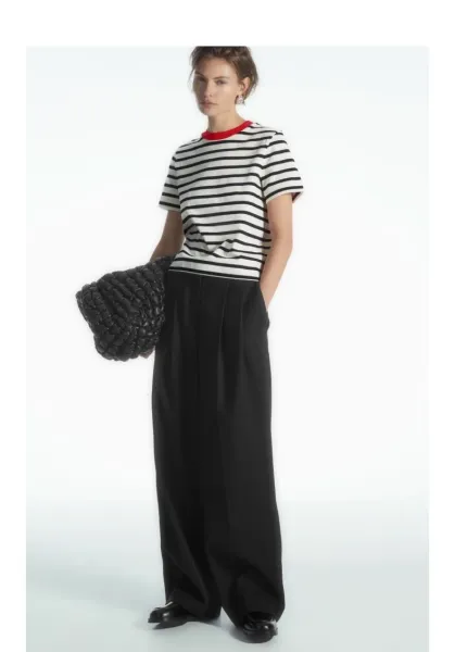 Design Striped Crewneck T-Shirt Navy and White - 4