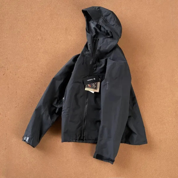 Arc'teryx Alpha SV Jacket Forest Green Outerwear - 37