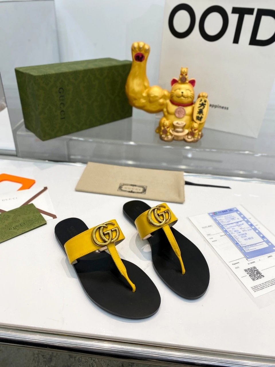 Gucci Horsebit Thong Sandals Black and Tan Leather Sandals - 7