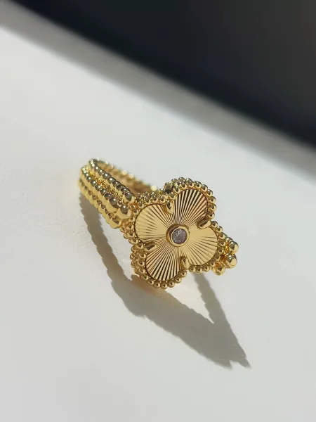 Van Cleef & Arpels Alhambra Motif Ring Collection Red Enamel and Gold Rings Jewelry - 19