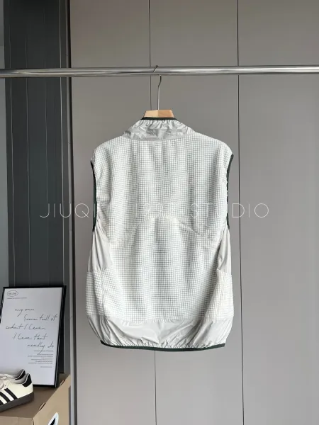 Design JIUQI / 1997 Studio Lightweight Hooded Vest Green Outerwear.vest - 12