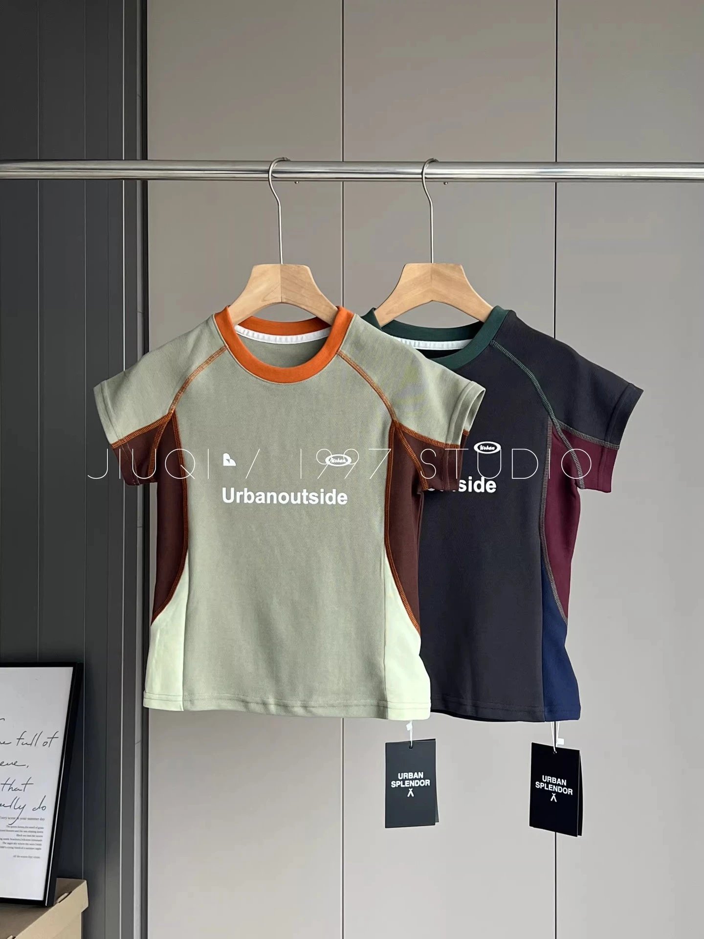 Design Urban Splendor Urbanoutside Color-Block Performance T-Shirt T-Shirts - 3