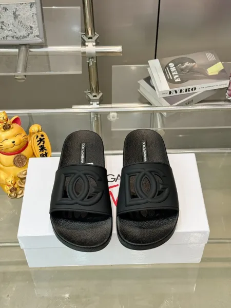 Dolce & Gabbana D&G Logo Slide Sandals Burgundy and Black Slippers - 8