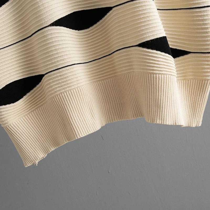 Design Knit Top with Wavy Stripe Pattern and Wide-Leg Pants Set Black - 13