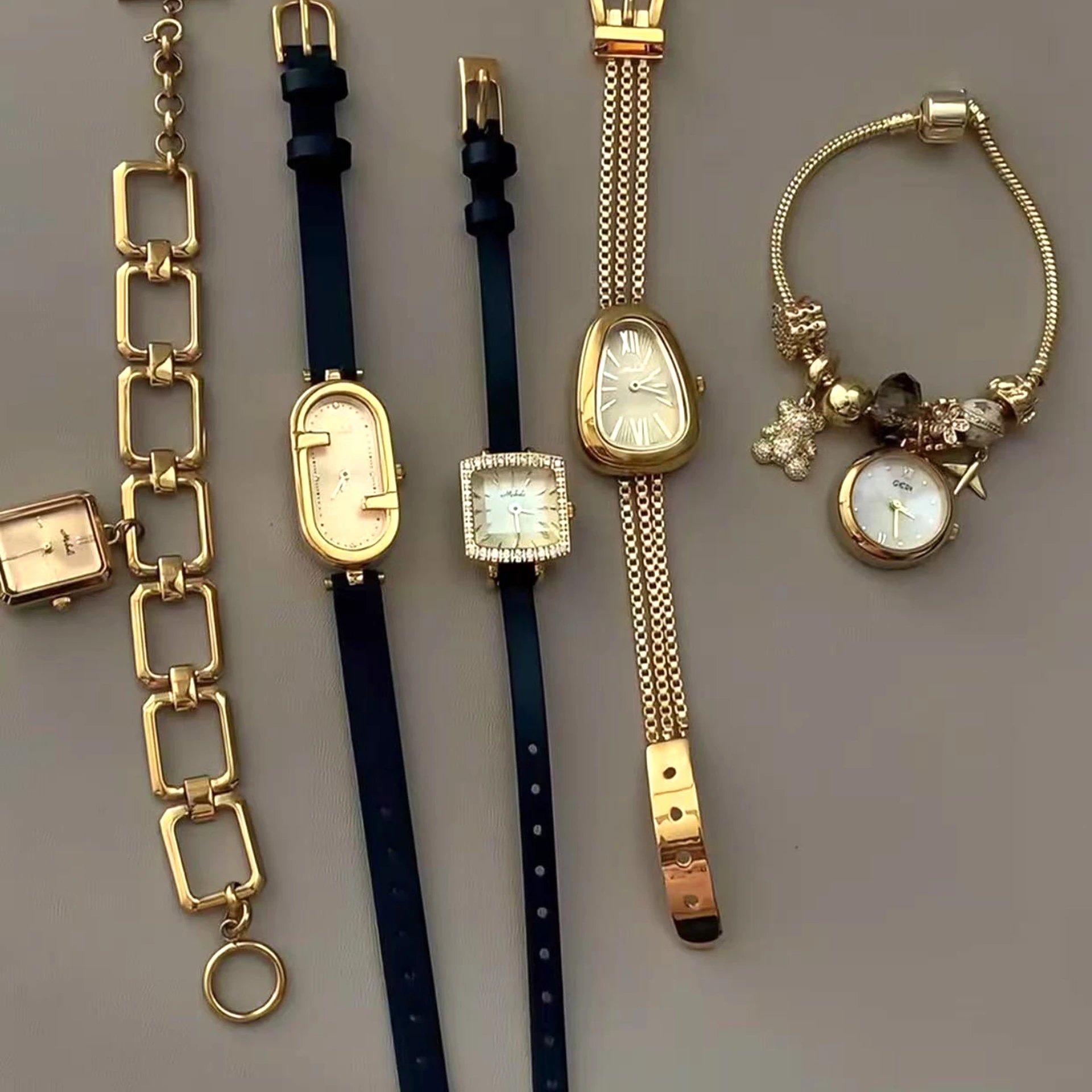Design GEDI Oval Dial Silver Watch with Fish Charm Bracelet Watches - 7