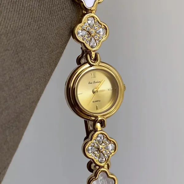 Design GEDI Oval Dial Silver Watch with Fish Charm Bracelet Watches - 30