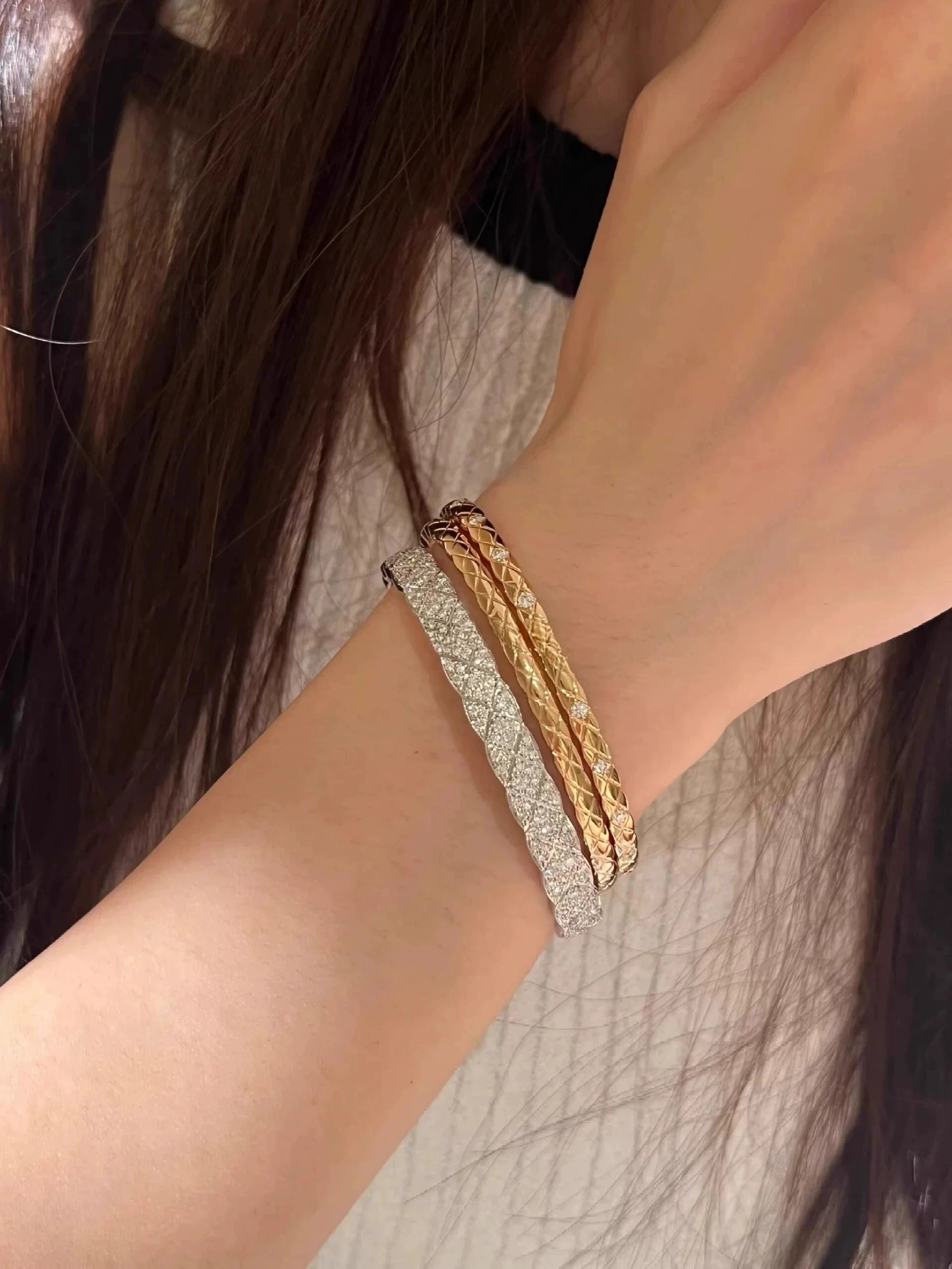 Design Quilted Diamond-Pave Bangle Silver Bracelet Jewelry - 21