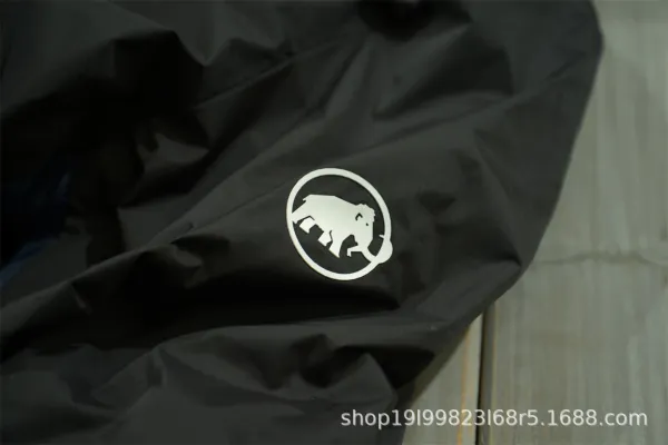 Design Mammut Eigerjoch Light Hooded Jacket Dark Gray Outerwear - 23
