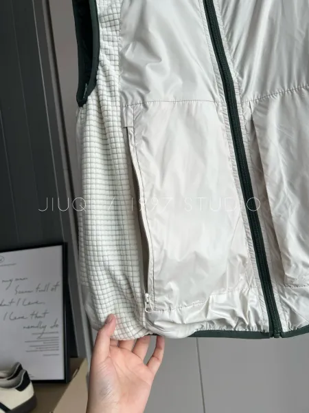Design JIUQI / 1997 Studio Lightweight Hooded Vest Green Outerwear.vest - 10