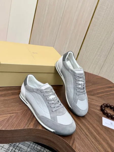 Design Brunello Cucinelli Sneakers Gray and White Leather-Suede Hybrid Sneakers - 1