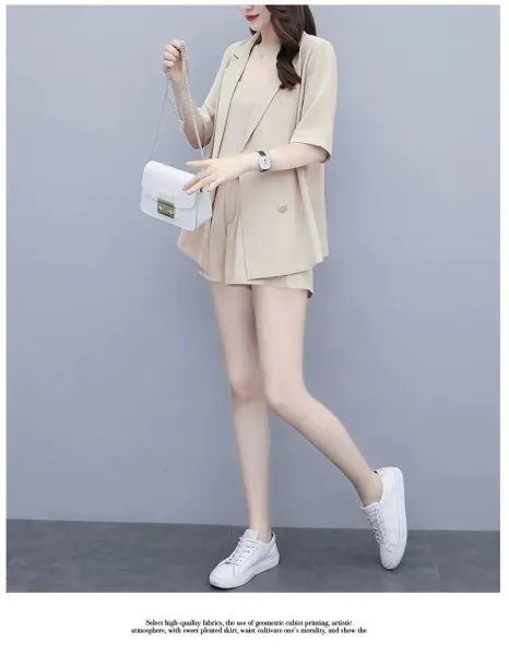 Design Pink Three-Piece Set with Blazer, Tank Top and Shorts - 17