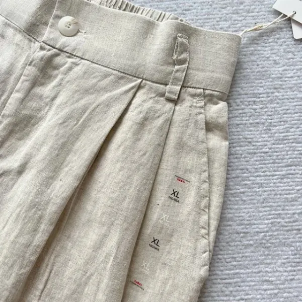 Design Striped Oversized T-Shirt and Beige Pleated Trousers with White Platform Sneakers Pants - 20