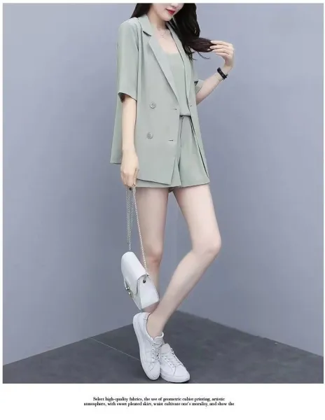 Design Pink Three-Piece Set with Blazer, Tank Top and Shorts - 20