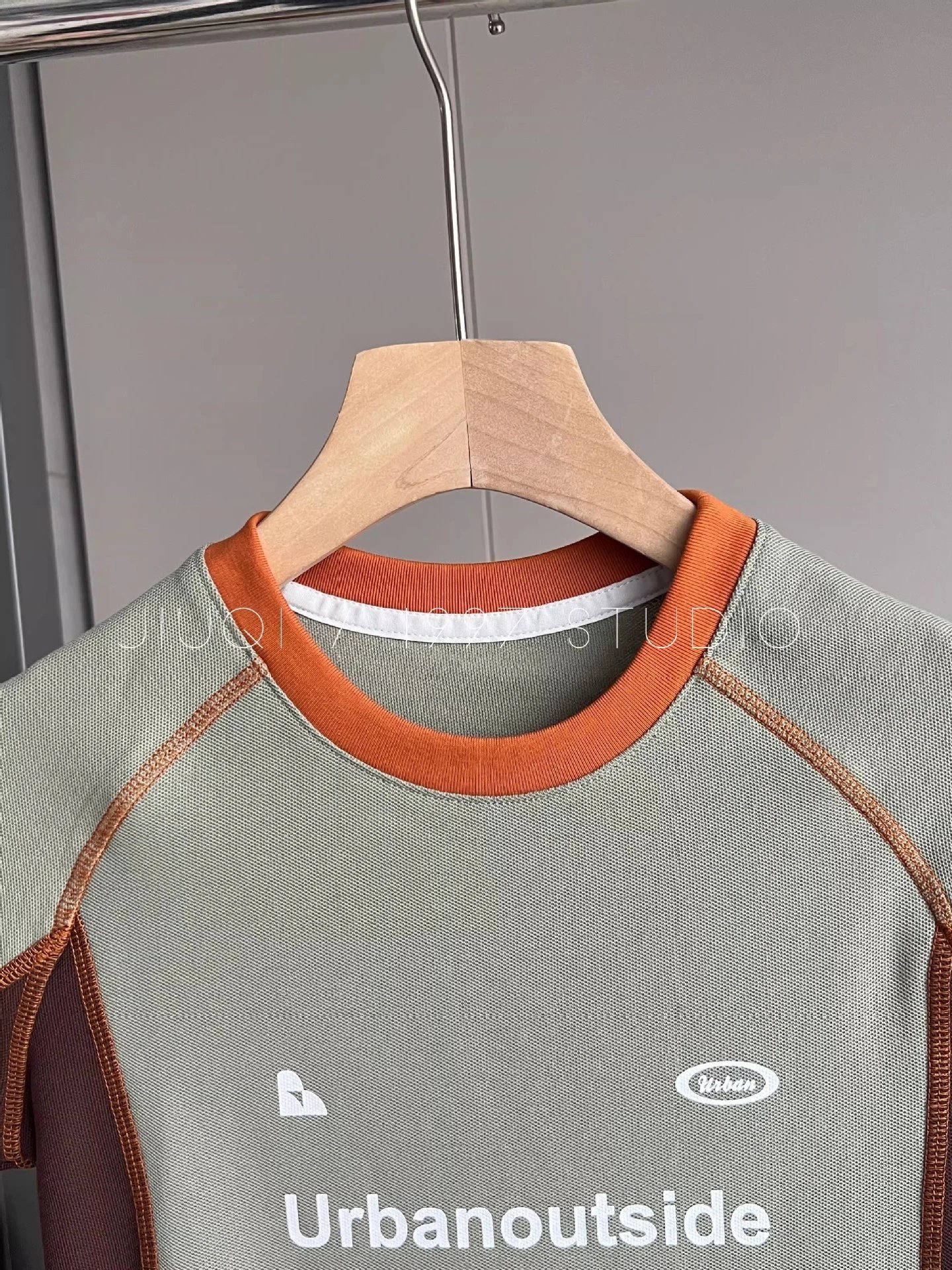 Design Urban Splendor Urbanoutside Color-Block Performance T-Shirt T-Shirts - 6