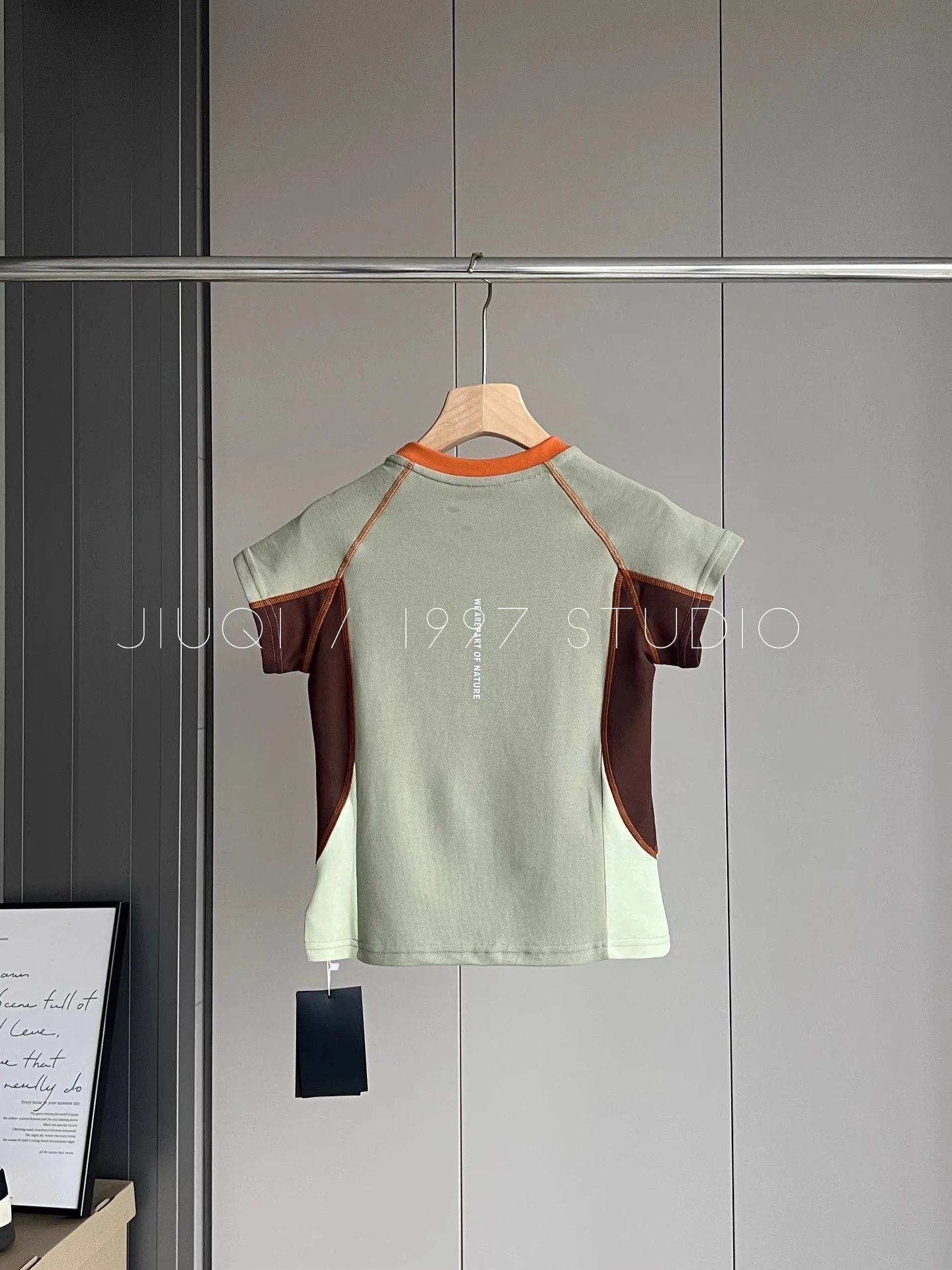 Design Urban Splendor Urbanoutside Color-Block Performance T-Shirt T-Shirts - 7