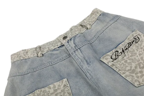 Design Wide-Leg Distressed Denim Jeans with Leopard Print Pockets - 8