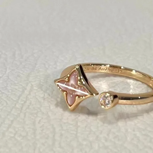 Louis Vuitton Monogram Flower Ring Rose Gold Pink Mother-of-Pearl Ring Jewelry - 1