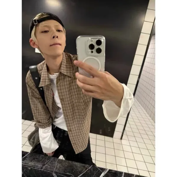 Design Oversized Plaid Shirt in Brown, Navy, and Red with White T-Shirt Layering Tops.shirt - 13