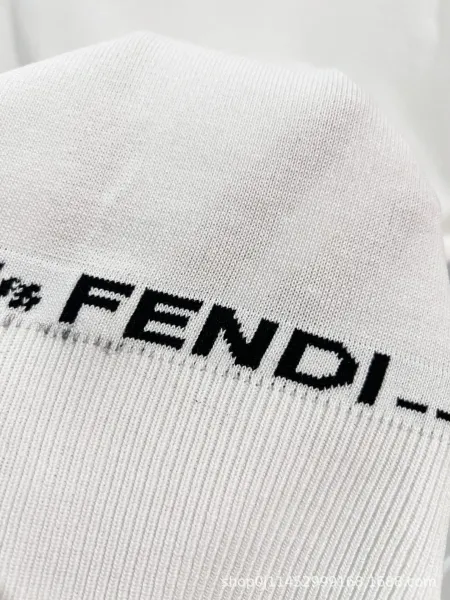 Fendi Knit T-Shirt White with Contrast Stitching - 12