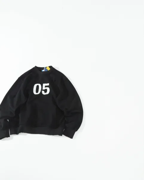 Design 05 Distressed Graphic Sweatshirt Black Hoodie - 1