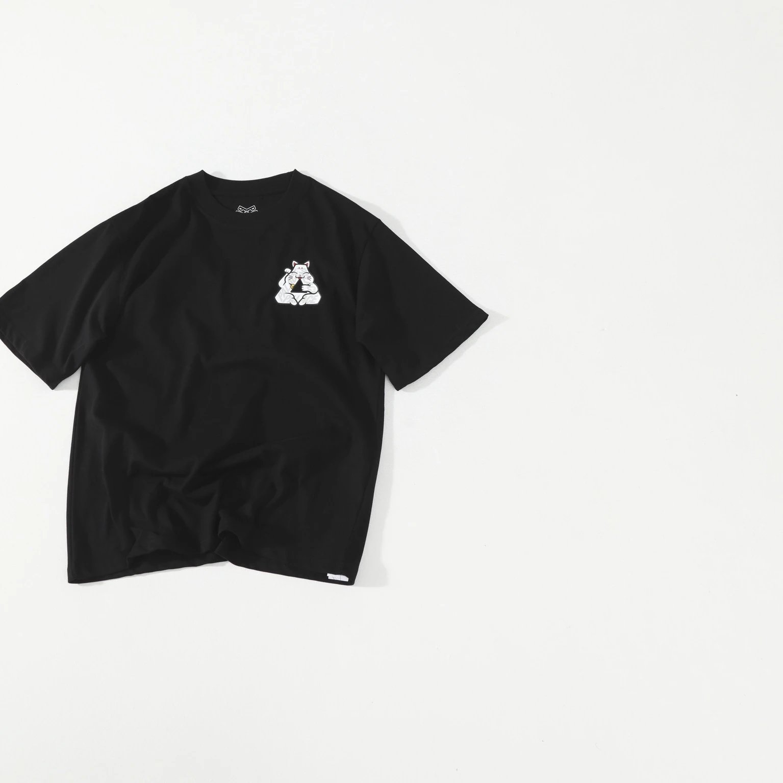 Design Maneki-neko Graphic T-Shirt Black - 7