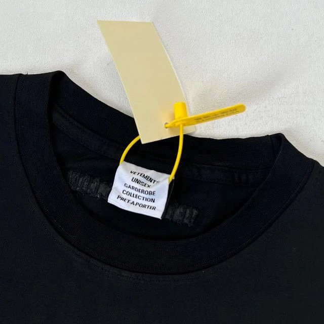 Vetements .com Logo Oversized T-Shirt Black - 17