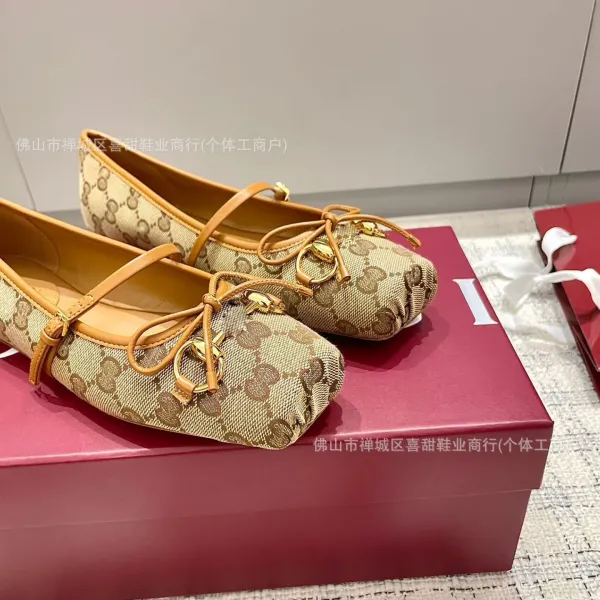 Gucci Horsebit Loafer Flat in Black and GG Canvas Beige - 13