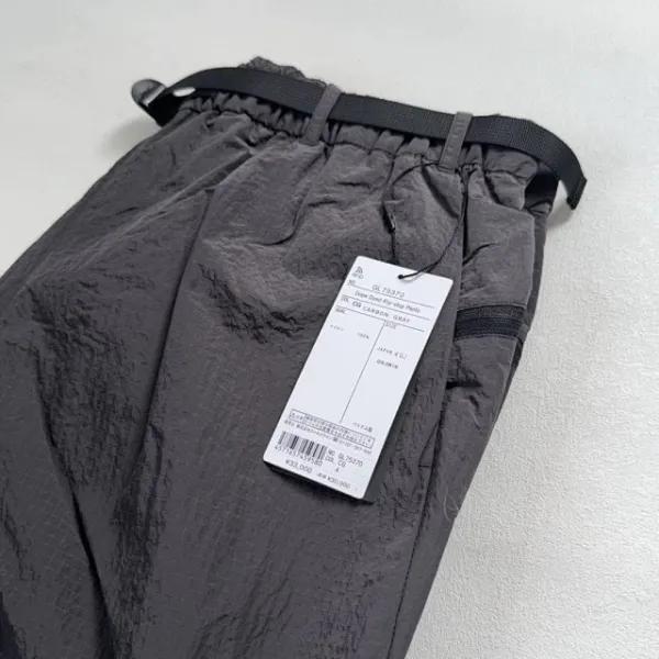 Design Grid-Textured Cargo Pants in Gray - 25