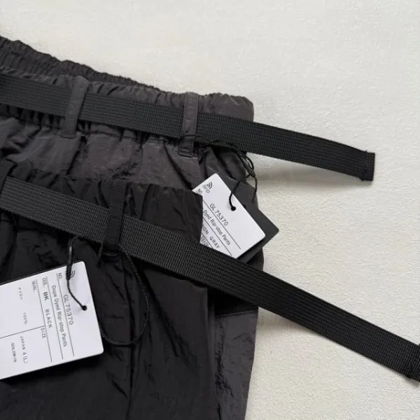 Design Grid-Textured Cargo Pants in Gray - 32
