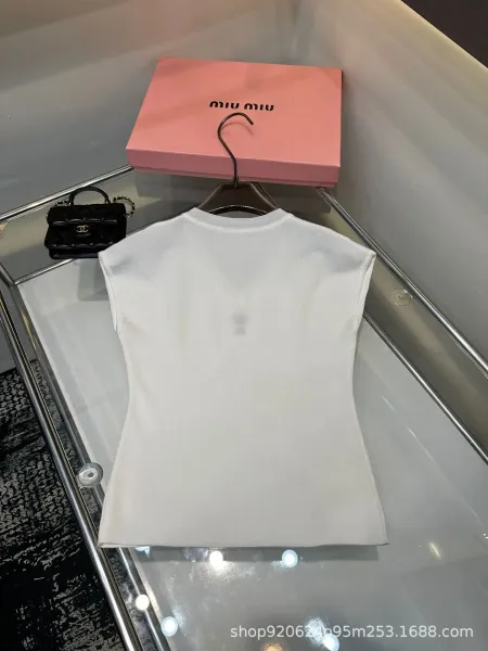 Miu Miu Embroidered V-Neck Sleeveless Knit Top White Vest Top - 4