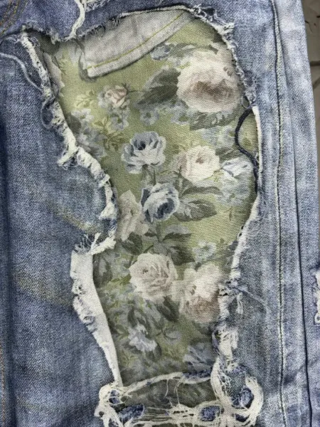 Design Floral Patchwork Distressed Wide-Leg Jeans - 11