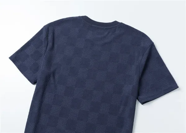 Design Textured Navy T-Shirt with Subtle Graphic Print - 7