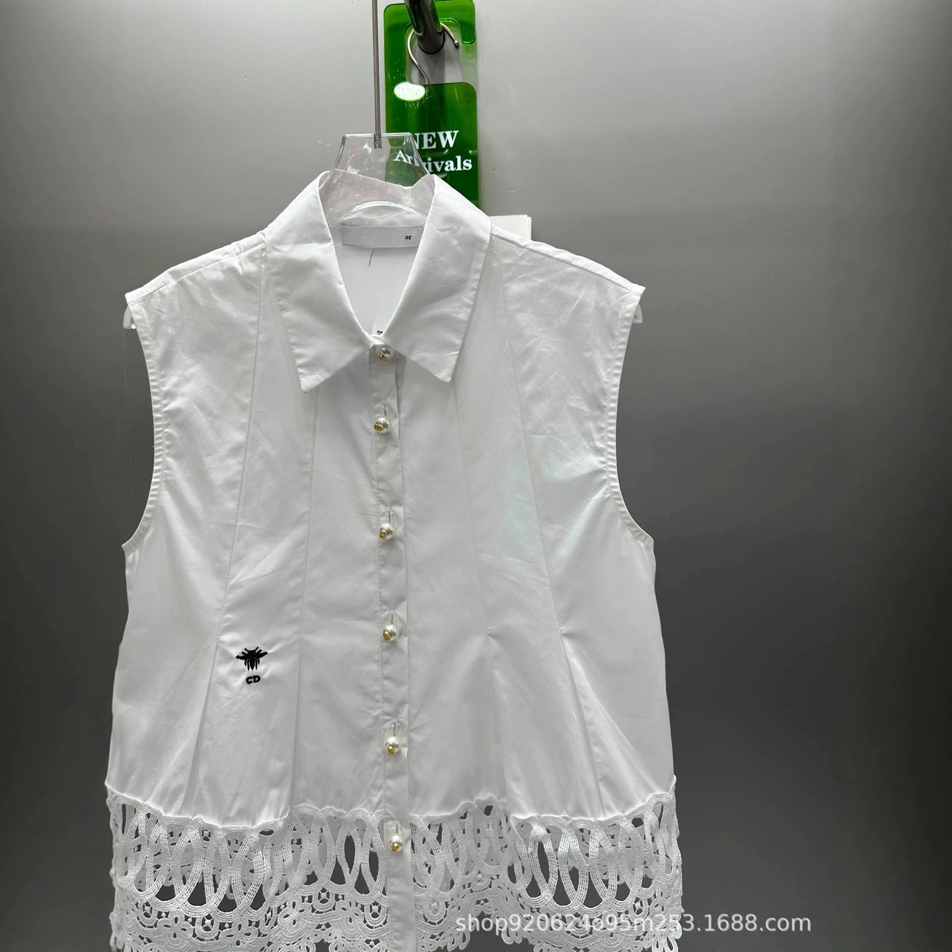 White Sleeveless Button-Up Shirt with Lace Hem and Bee Embroidery