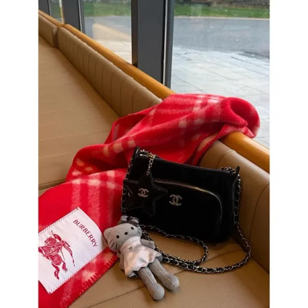 Burberry Classic Check Cashmere Scarf Red Scarves - 13