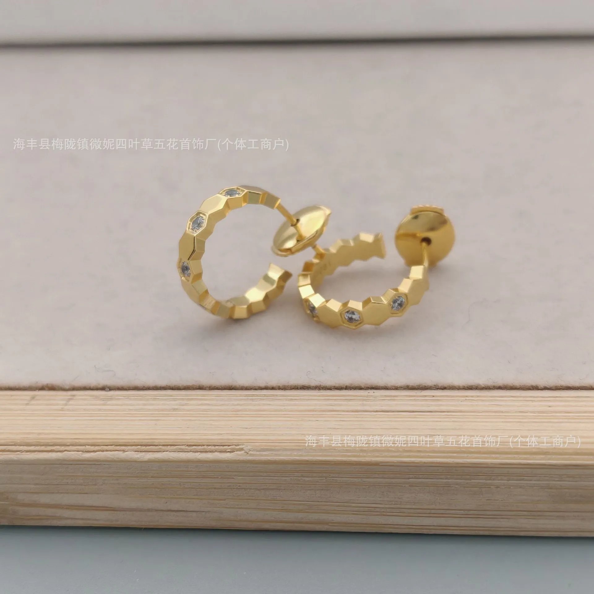Design Hexagonal Honeycomb Stud Earrings with Cubic Zirconia in Rose Gold Jewelry - 14