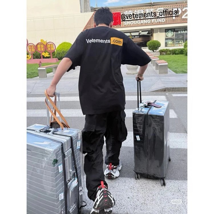 Vetements .com Logo Oversized T-Shirt Black - 6