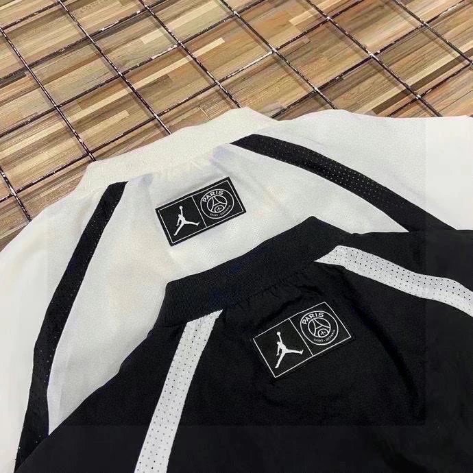 Air Jordan x Paris Saint-Germain Track Jacket Black / White Outerwear - 11
