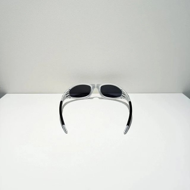 Oakley Frogskins Sunglasses Silver Frame with Black Lenses - 28