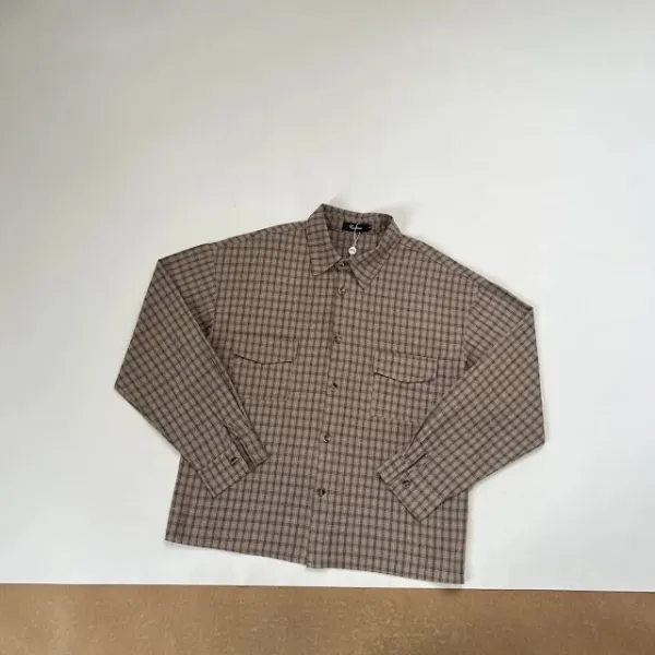 Design Oversized Plaid Shirt in Brown, Navy, and Red with White T-Shirt Layering Tops.shirt - 20