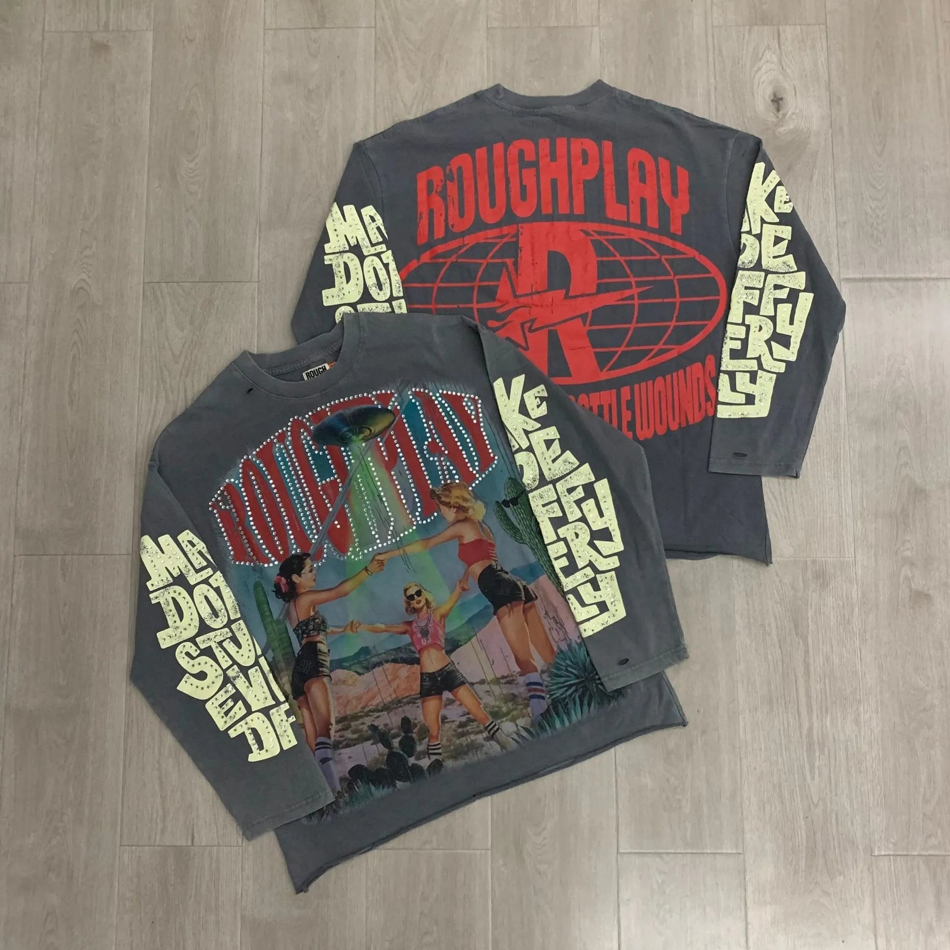 R808 Grey Rhinestone Edition