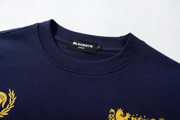 Design BLACKETT Heraldic Print Black Oversized T-Shirt T-Shirts - 8