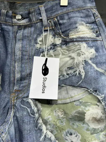 Design Floral Patchwork Distressed Wide-Leg Jeans - 9