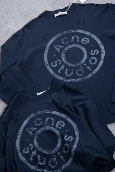 Acne Studios Distressed Logo Print Long-Sleeve T-Shirt Navy - 17