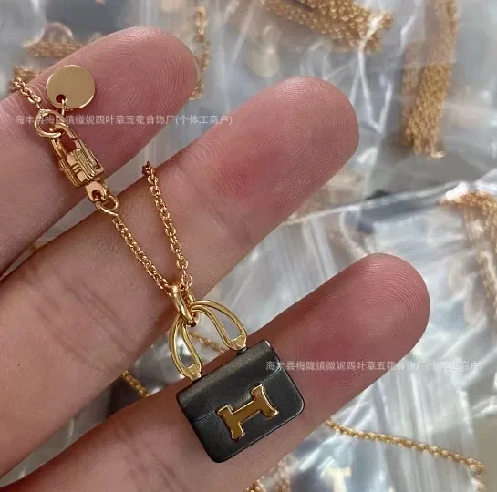 Design Mini Bag Pendant Necklace Pink Cubic Zirconia Gold-Plated Chain Jewelry - 20