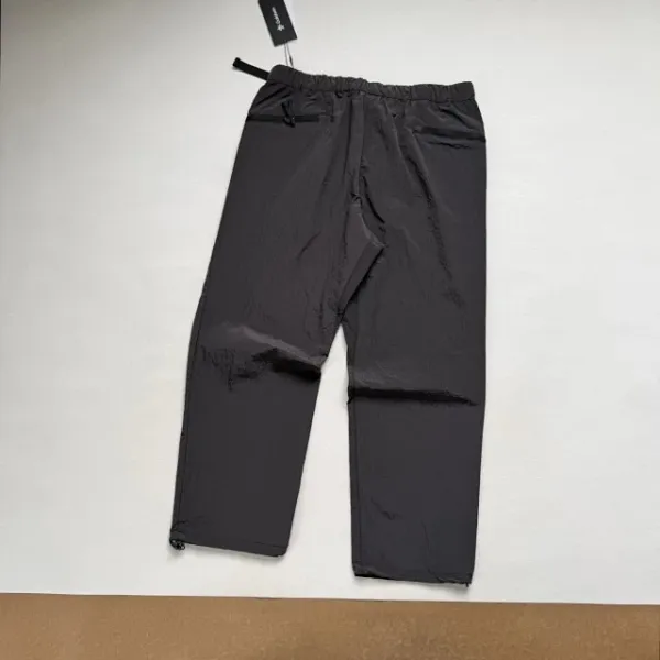 Design Grid-Textured Cargo Pants in Gray - 19