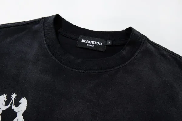 Design BLACKETE Beautiful Graphic Print Black T-Shirt T-Shirts - 8